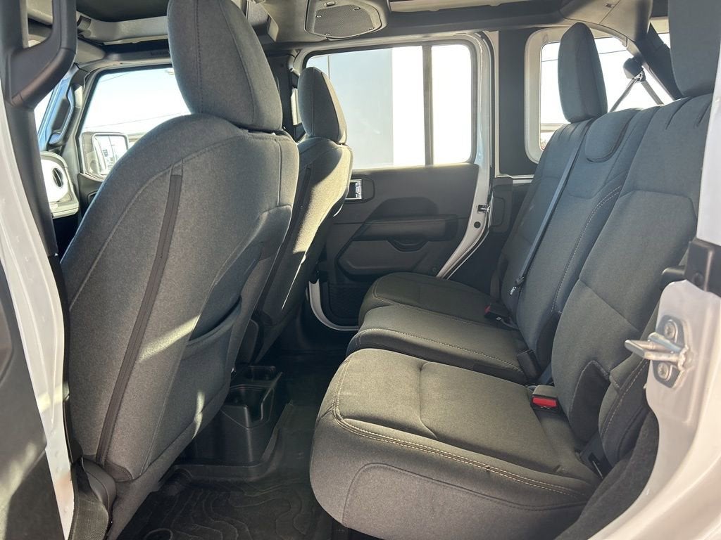 2024 Jeep Wrangler 4-Door Sahara 4x4