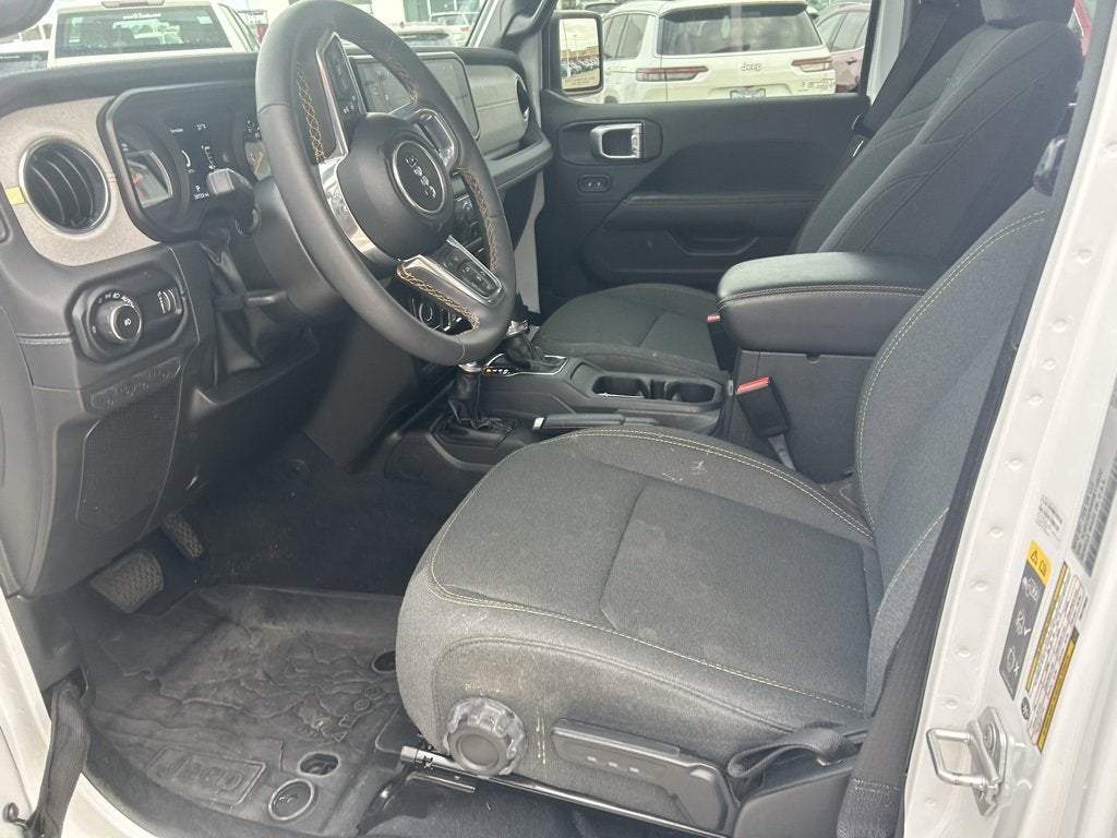 2024 Jeep Wrangler 4-Door Sahara 4x4