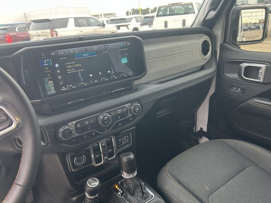 2024 Jeep Wrangler 4-Door Sahara 4x4