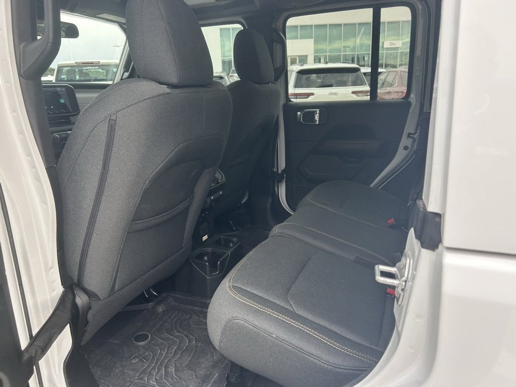 2024 Jeep Wrangler 4-Door Sahara 4x4