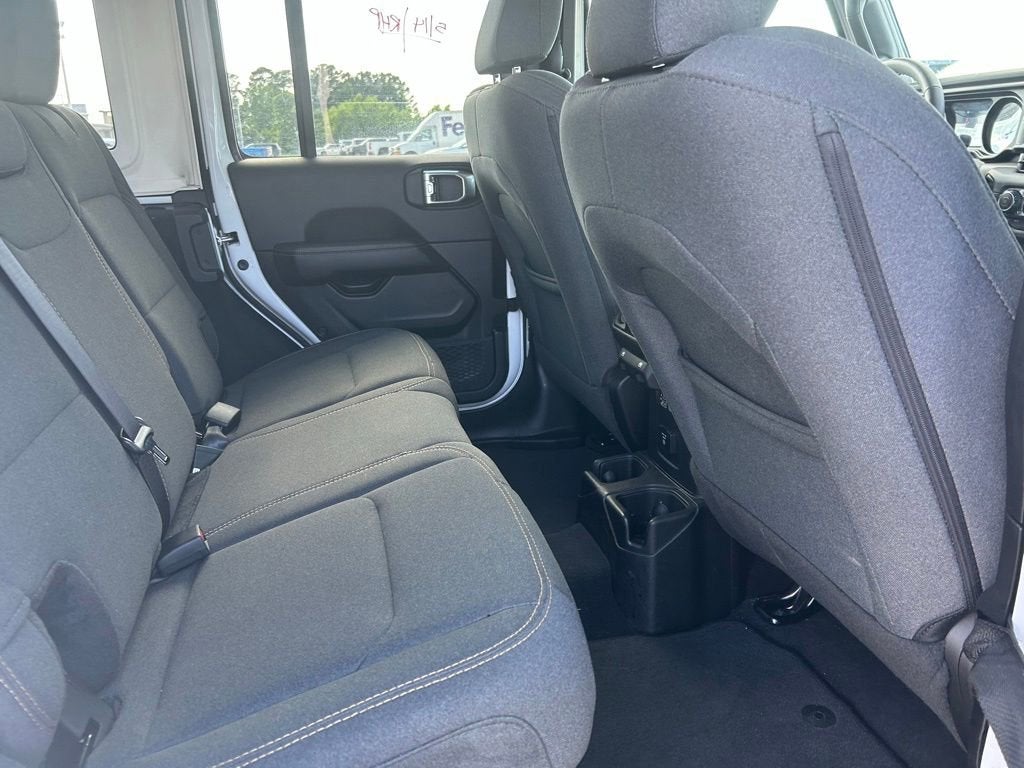 2025 Jeep Wrangler 4-Door Sahara 4x4