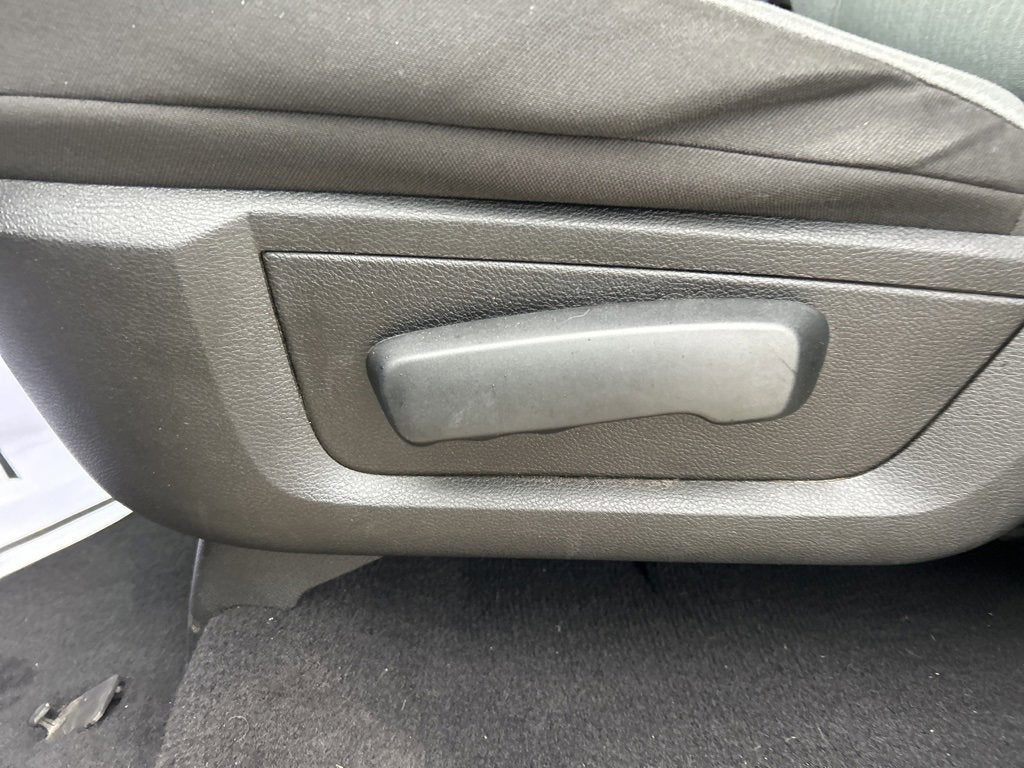 2024 RAM 1500 Classic SLT Quad Cab 4x2 6'4" Box