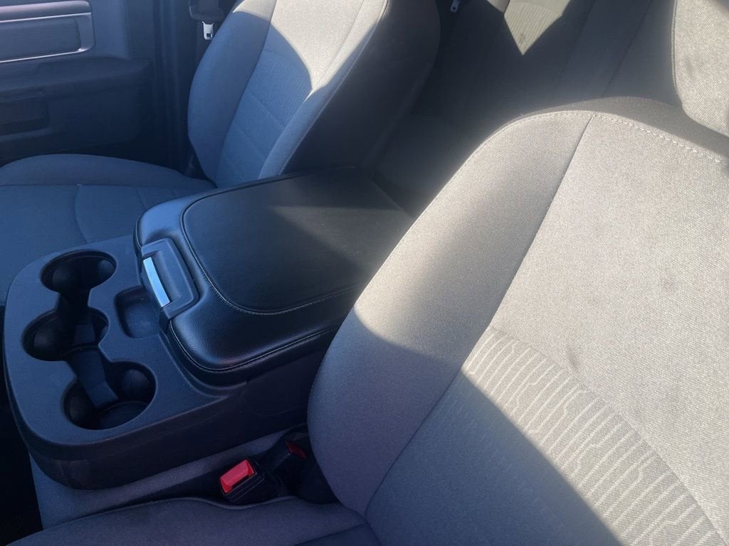 2024 RAM 1500 Classic SLT Quad Cab 4x2 6'4" Box