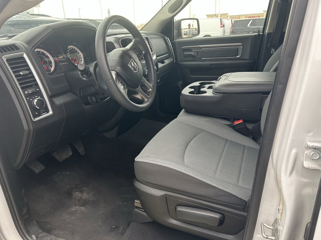 2024 RAM 1500 Classic SLT Quad Cab 4x2 6'4" Box