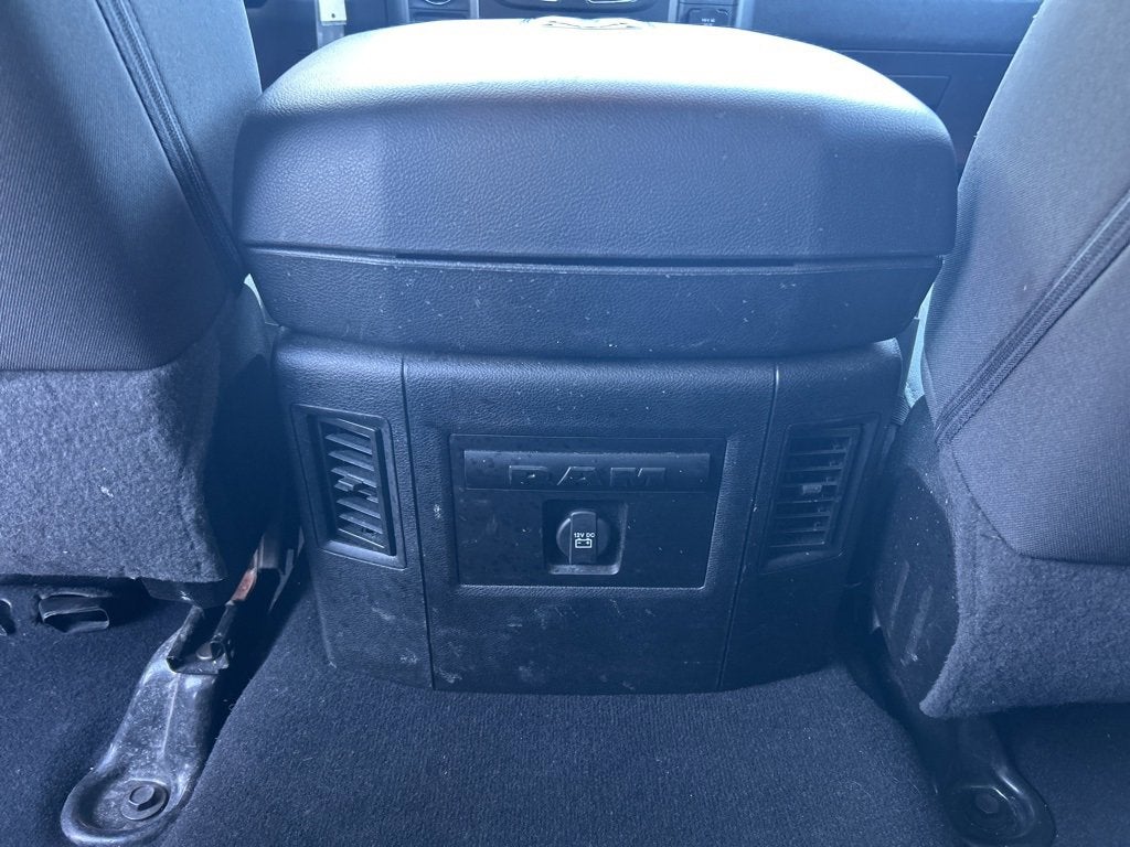 2023 RAM 1500 Classic SLT Crew Cab 4x2 5'7" Box