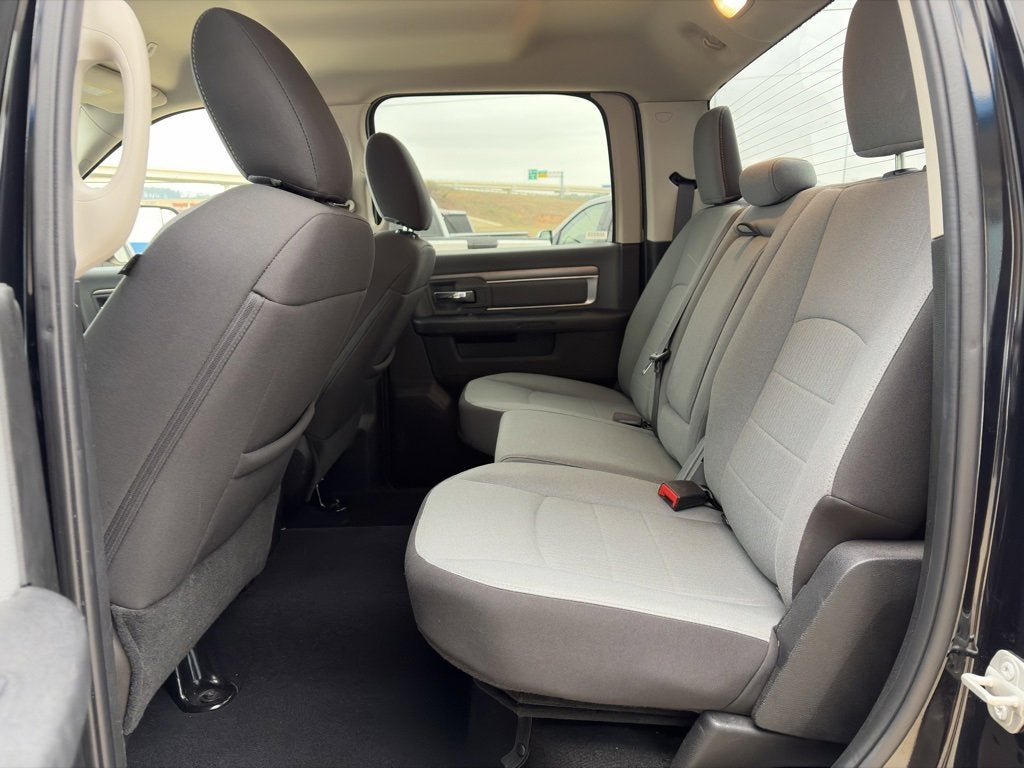 2023 RAM 1500 Classic SLT Crew Cab 4x2 5'7" Box