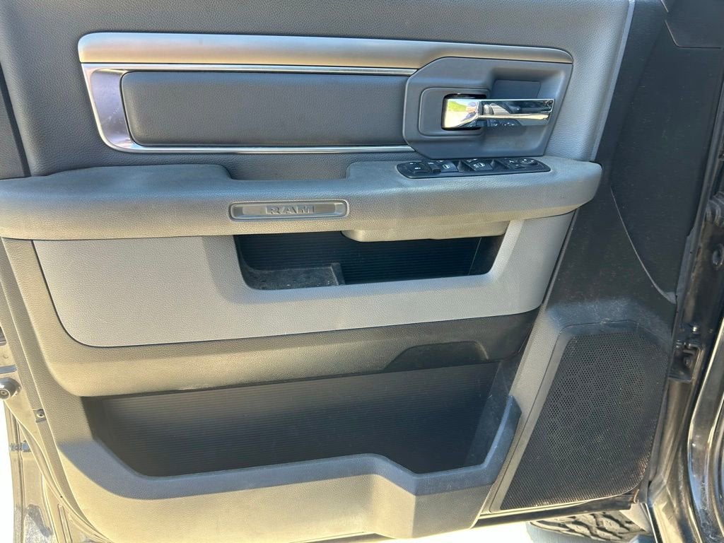 2018 RAM 1500 Lone Star Silver Crew Cab 4x4 5'7" Box