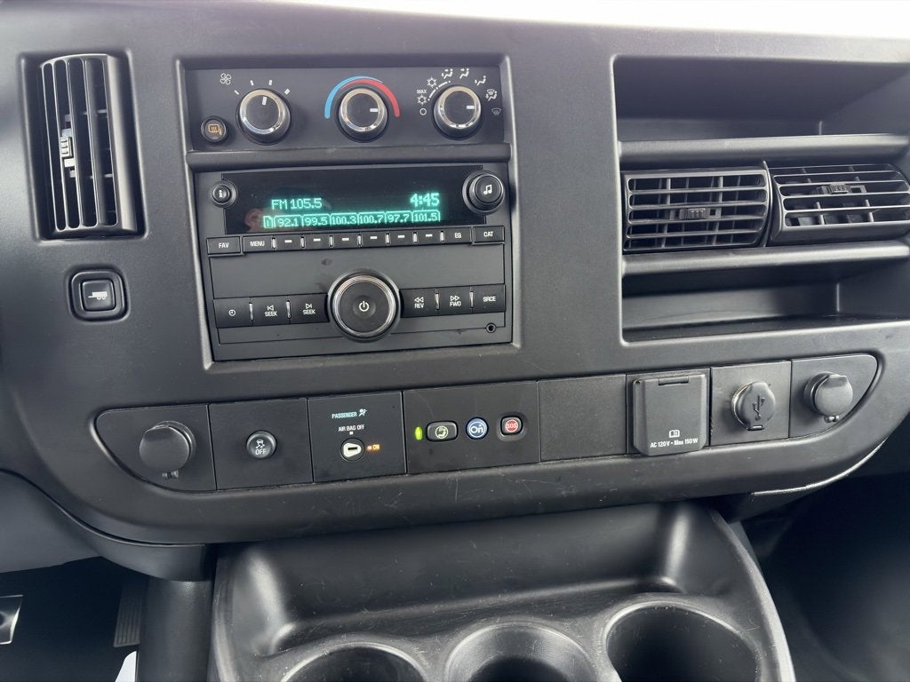 2023 Chevrolet Express Passenger 3500 1LS