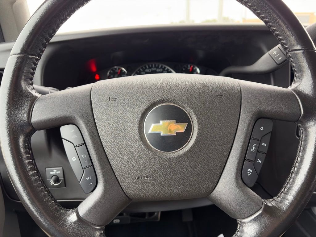 2023 Chevrolet Express Passenger 3500 1LS