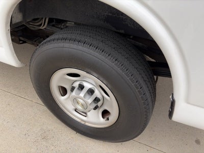 2023 Chevrolet Express Passenger 3500 1LS