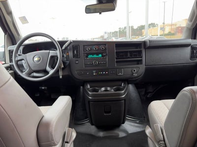2024 Chevrolet Express Passenger 3500 1LT