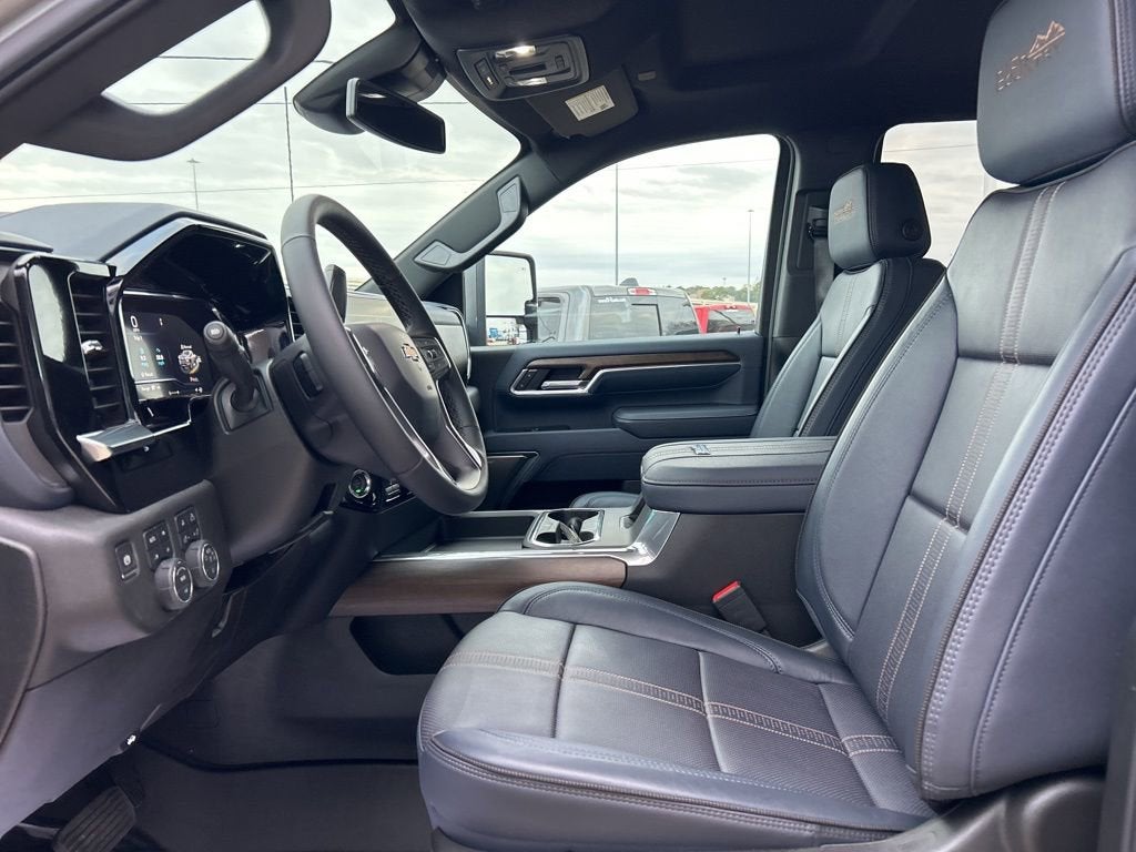 2025 Chevrolet Silverado 3500 HD High Country