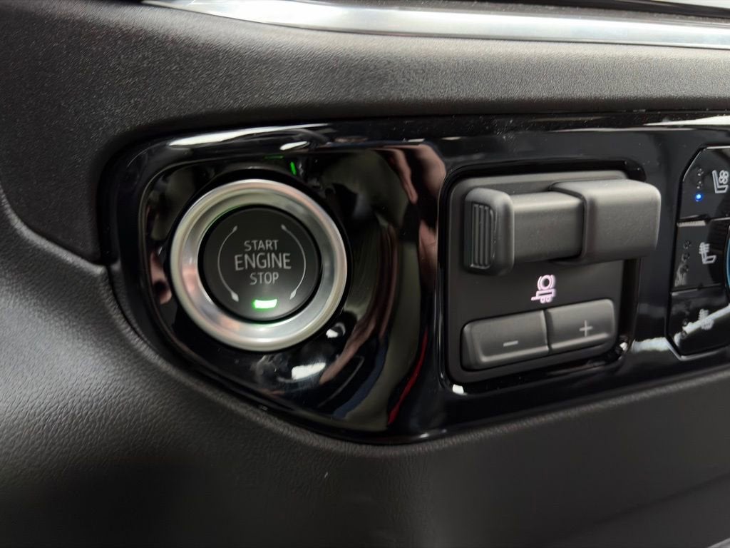 2025 Chevrolet Silverado 3500 HD High Country