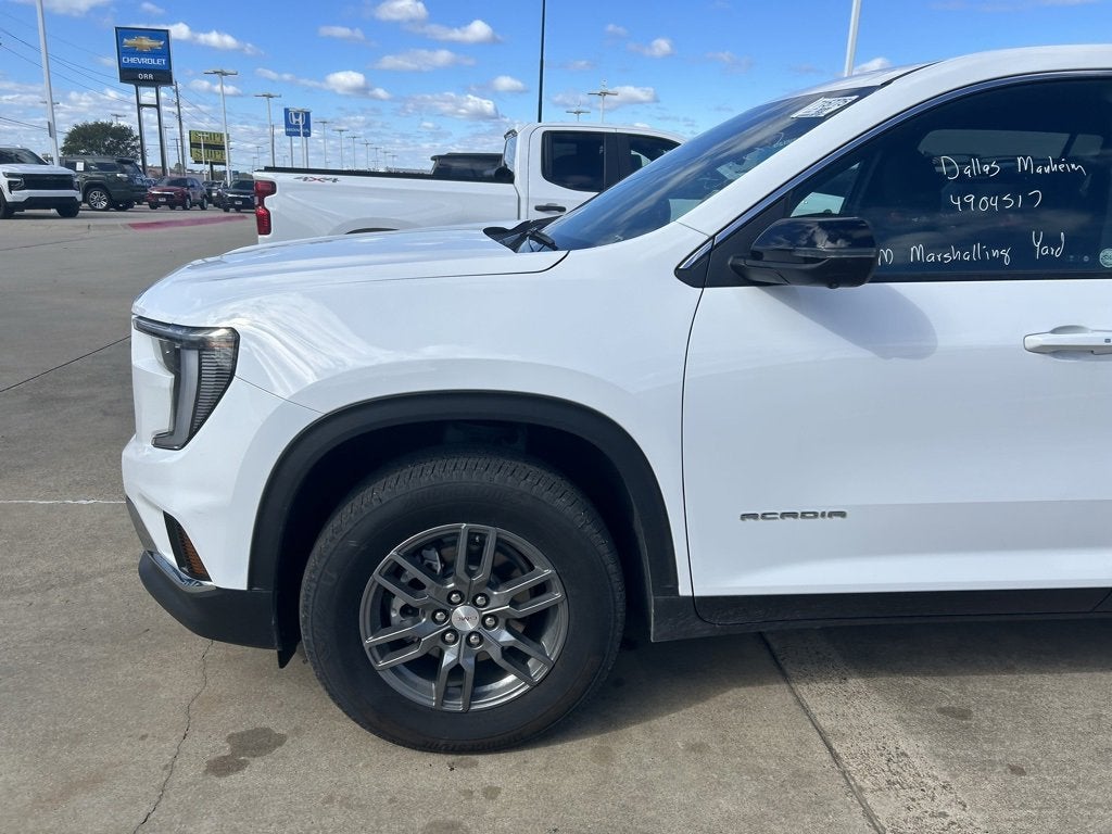 2025 GMC Acadia Elevation