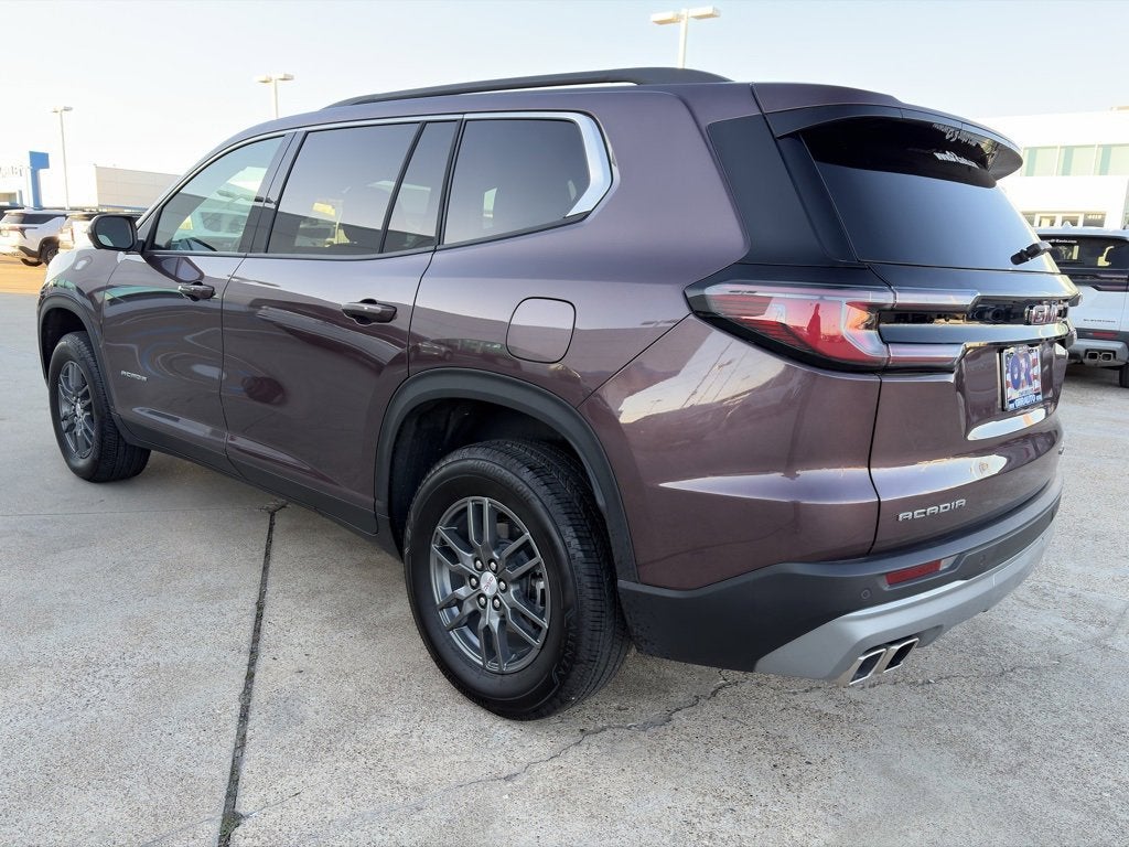 2025 GMC Acadia Elevation
