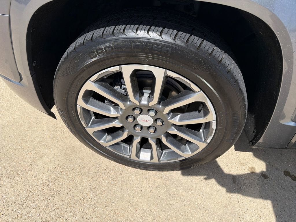 2022 GMC Acadia Denali