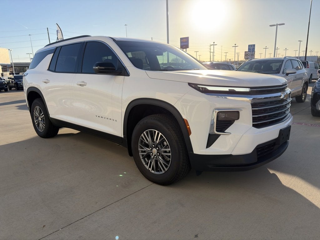 2025 Chevrolet Traverse LT