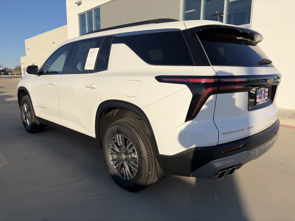 2025 Chevrolet Traverse LT