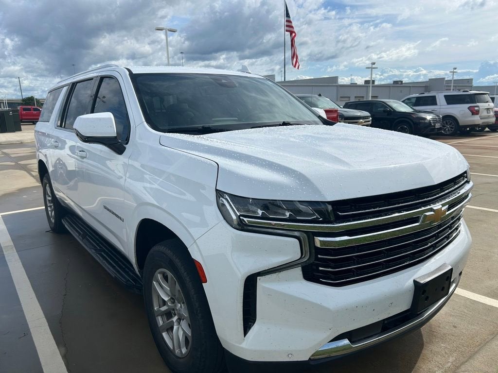 2023 Chevrolet Suburban LT