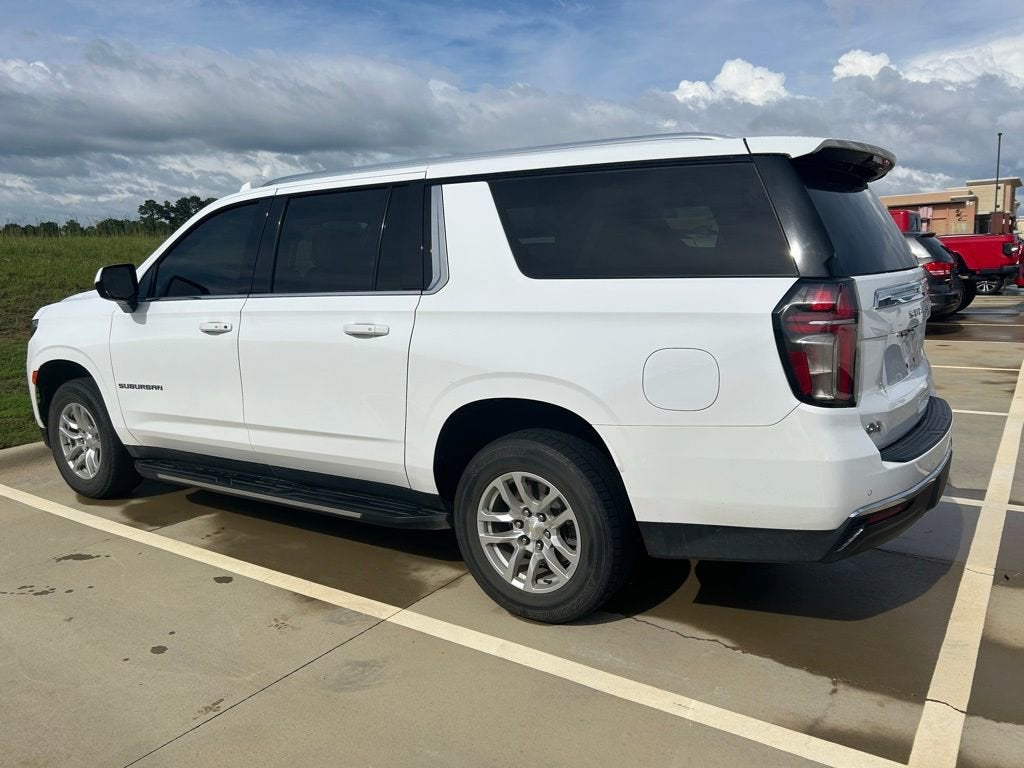 2023 Chevrolet Suburban LT