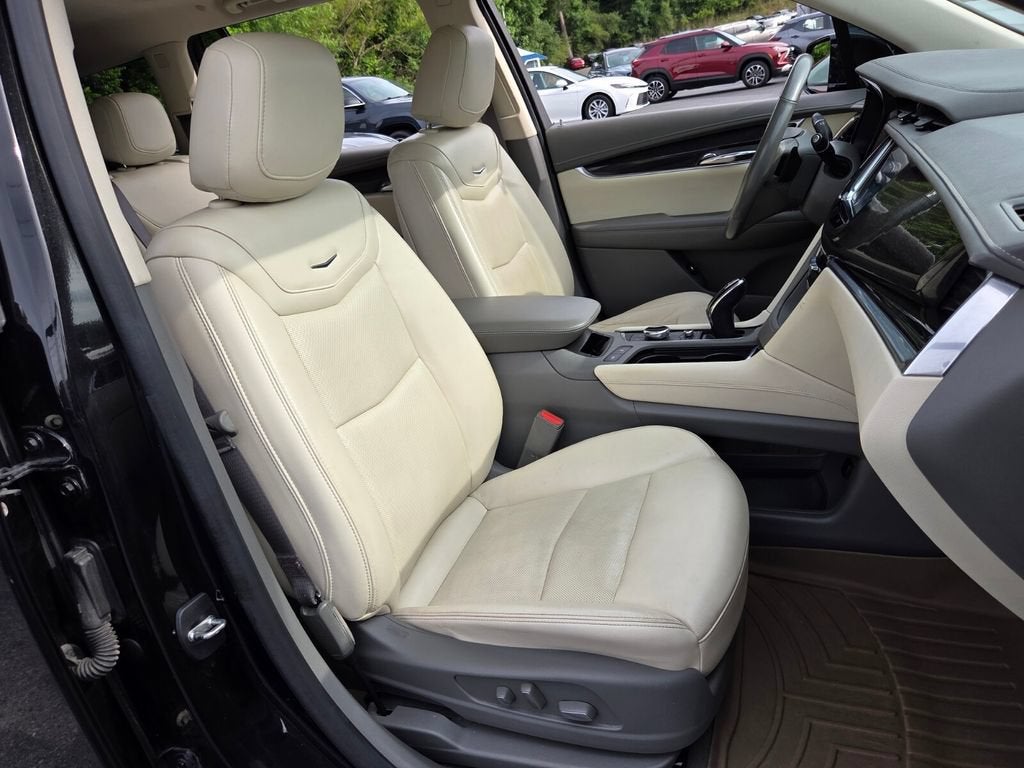 2022 Cadillac XT6 Premium Luxury