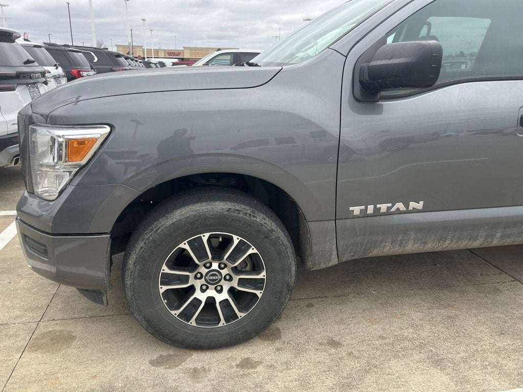 2023 Nissan Titan SV