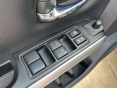 2023 Nissan Titan SV