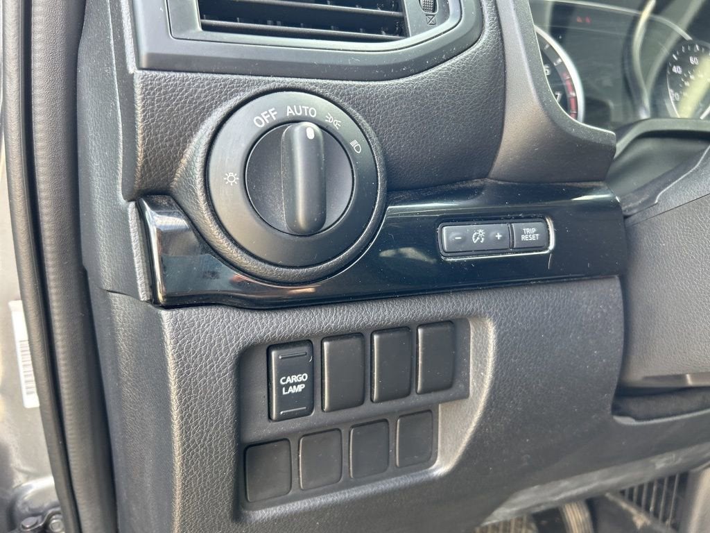 2023 Nissan Titan SV