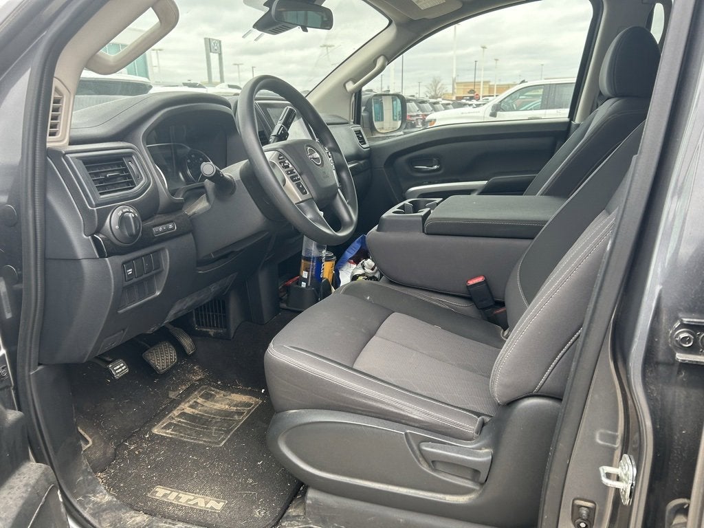 2023 Nissan Titan SV