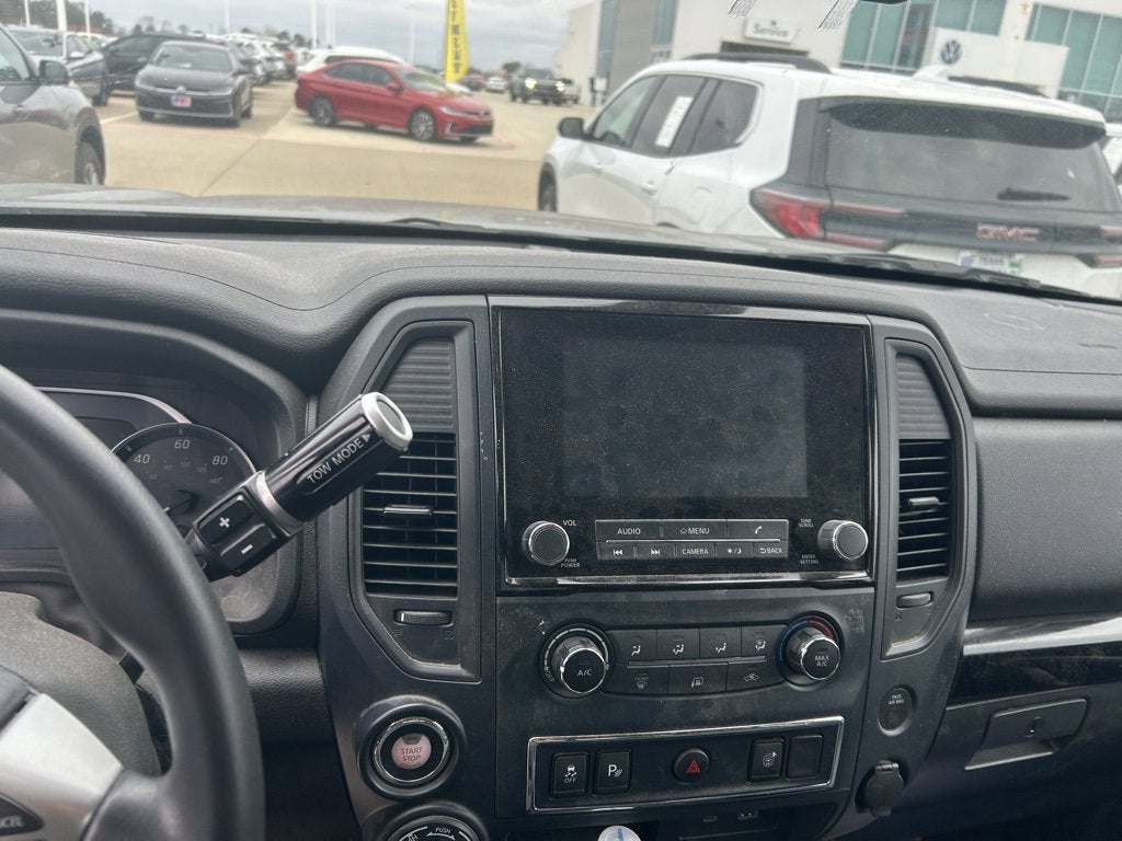 2023 Nissan Titan SV