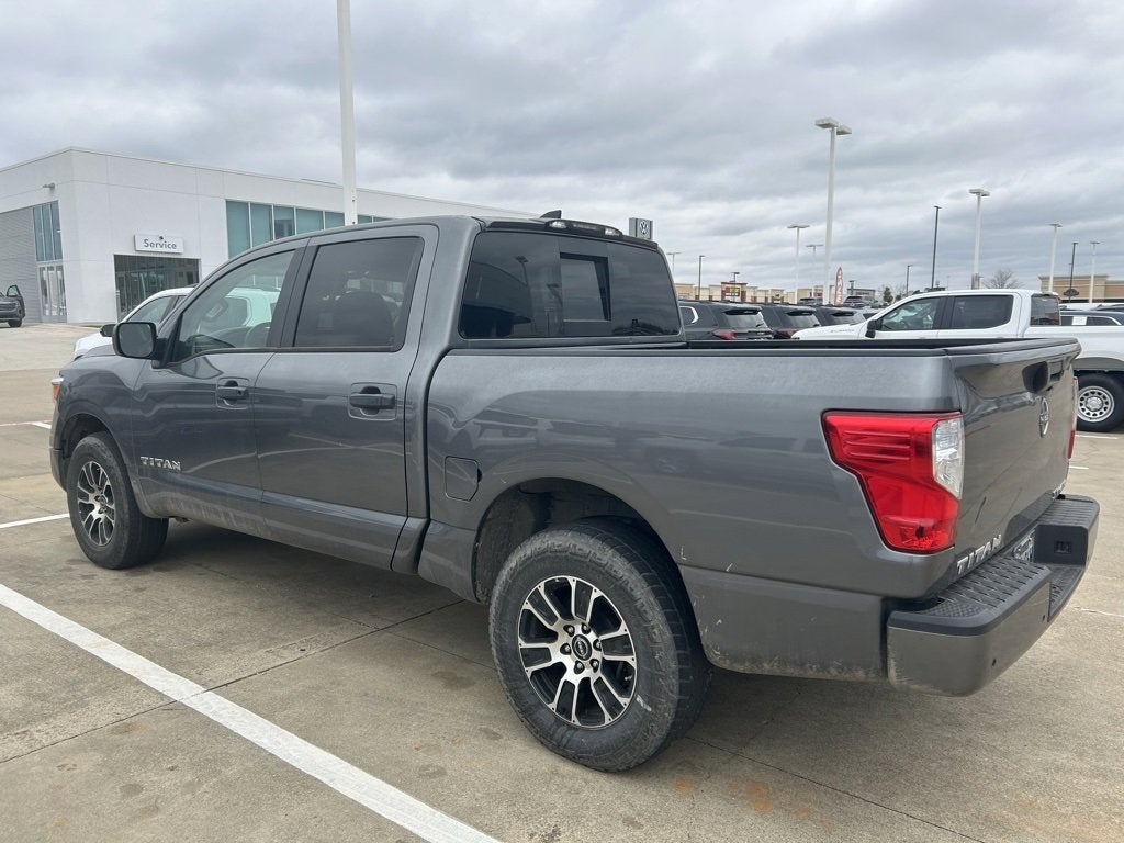 2023 Nissan Titan SV