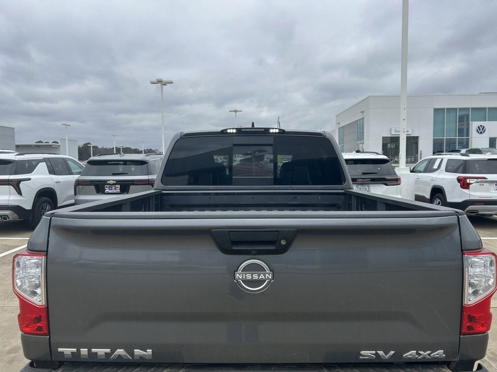 2023 Nissan Titan SV