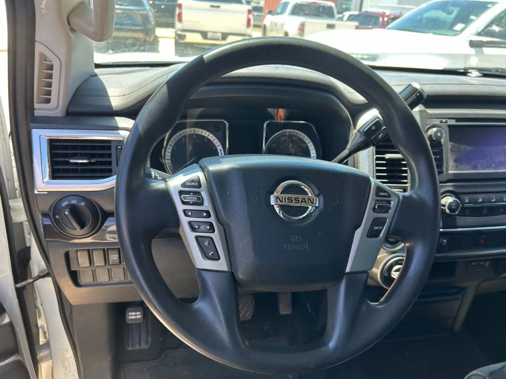 2019 Nissan TITAN SV