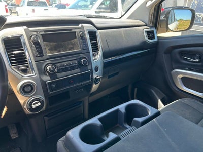 2019 Nissan TITAN SV