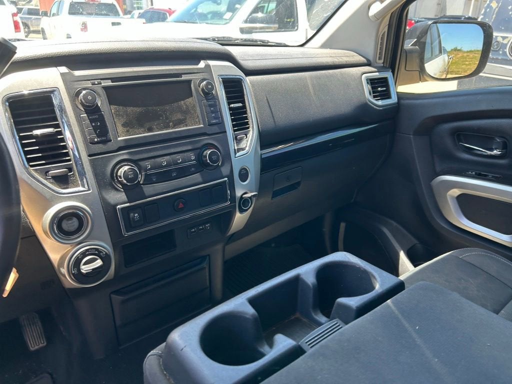 2019 Nissan TITAN SV