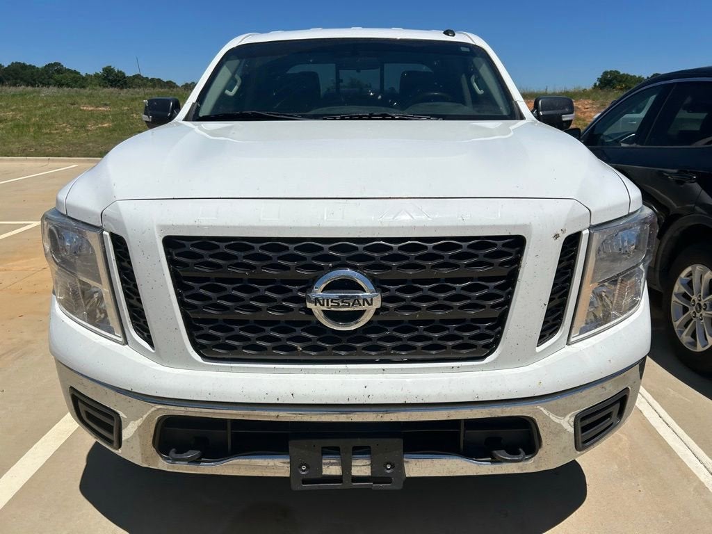 2019 Nissan TITAN SV