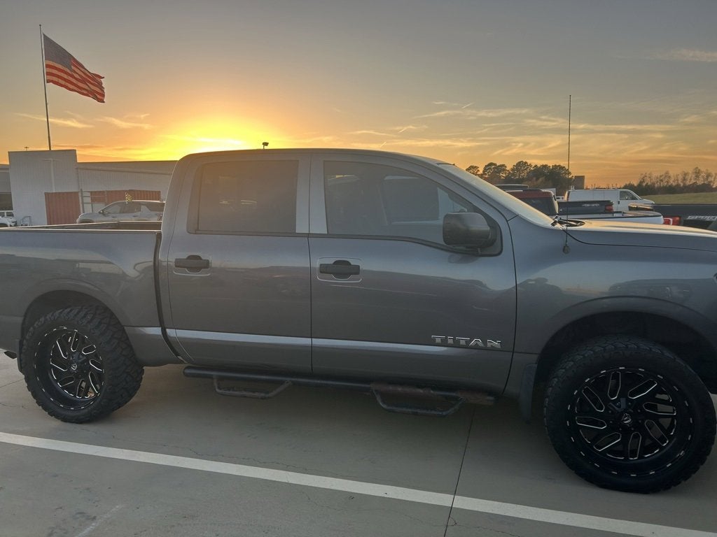 2017 Nissan Titan S