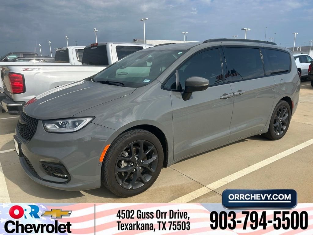 2023 Chrysler Pacifica Touring L