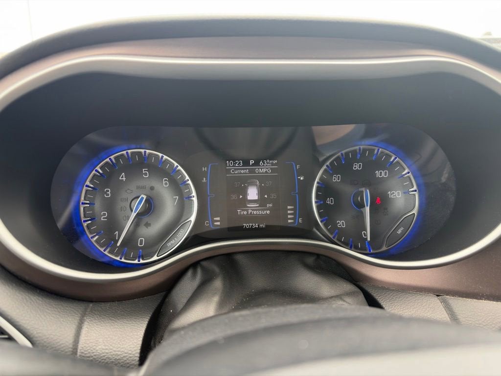 2023 Chrysler Voyager LX