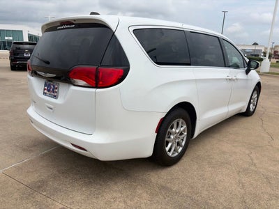2023 Chrysler Voyager LX