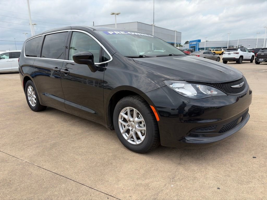 2023 Chrysler Voyager LX