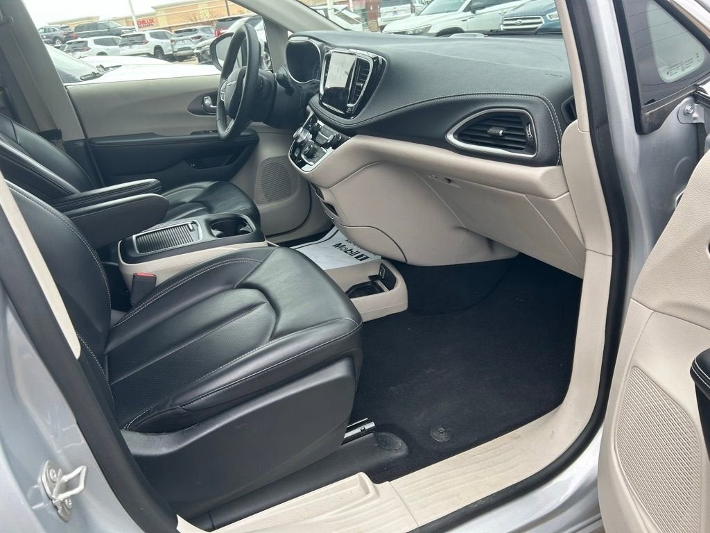 2023 Chrysler Pacifica Hybrid Touring L