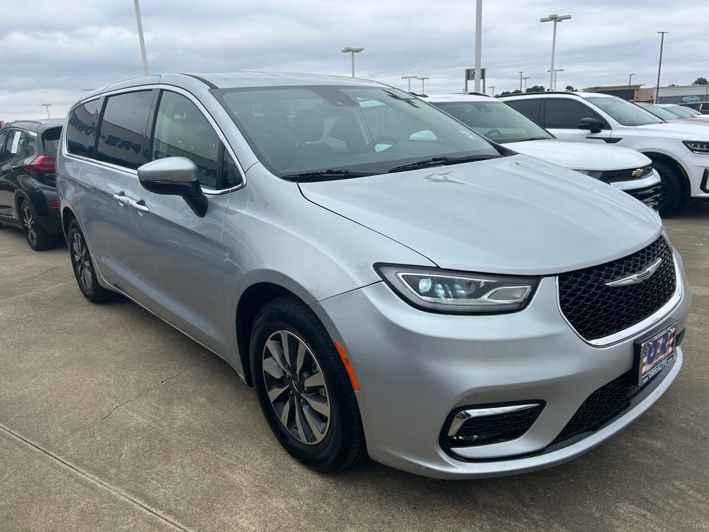 2023 Chrysler Pacifica Hybrid Touring L