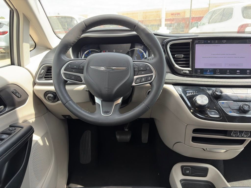 2023 Chrysler Pacifica Hybrid Touring L