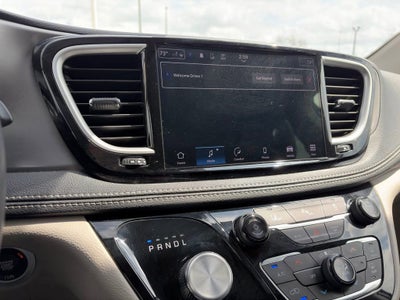 2023 Chrysler Pacifica Hybrid Touring L