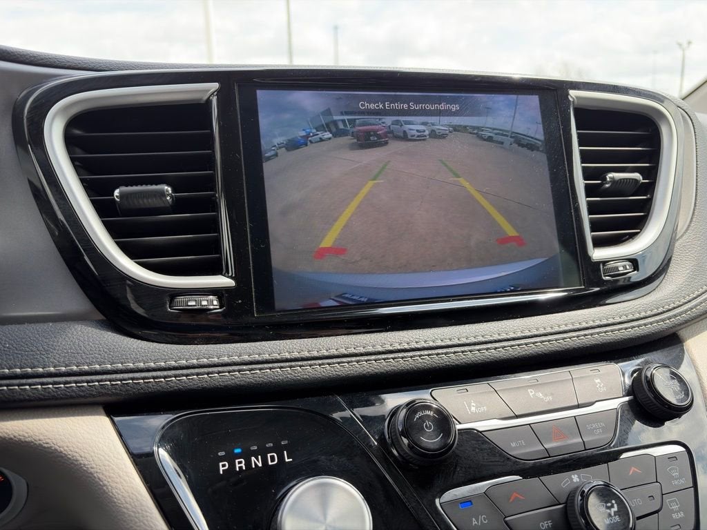 2023 Chrysler Pacifica Hybrid Touring L