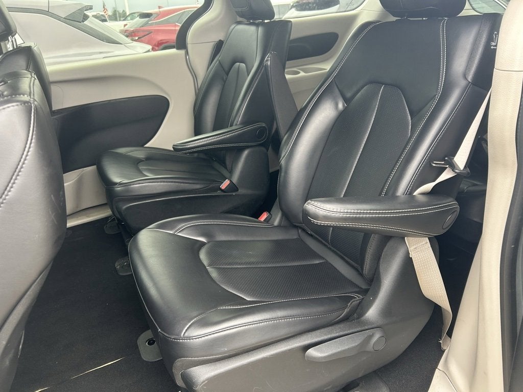 2023 Chrysler Pacifica Hybrid Touring L