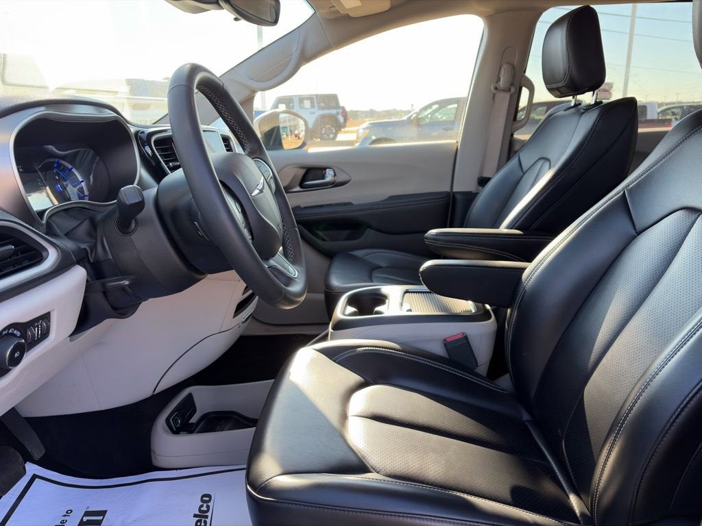 2023 Chrysler Pacifica Hybrid Touring L