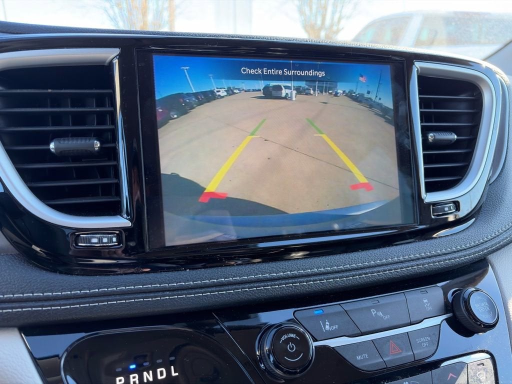 2023 Chrysler Pacifica Hybrid Touring L