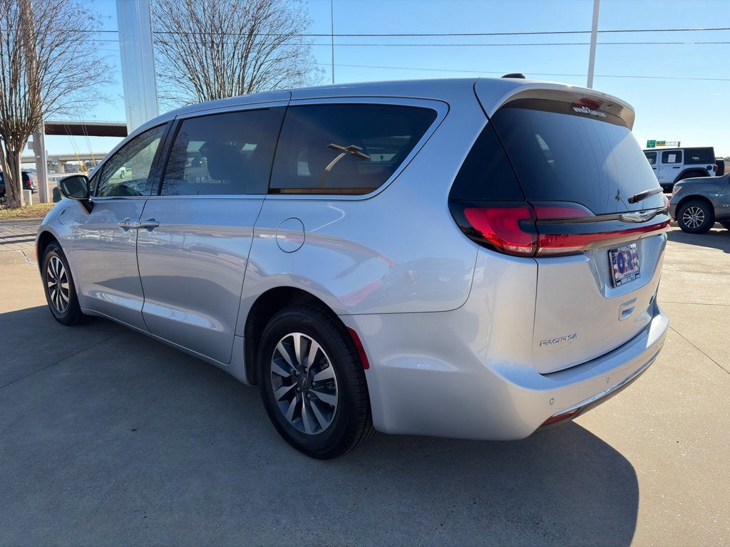 2023 Chrysler Pacifica Hybrid Touring L